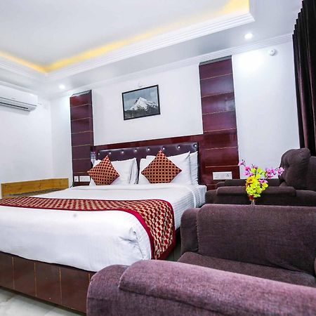 Hotel White Grand Shimla - In City Centre - A Centrally Ac Hotel Exteriör bild