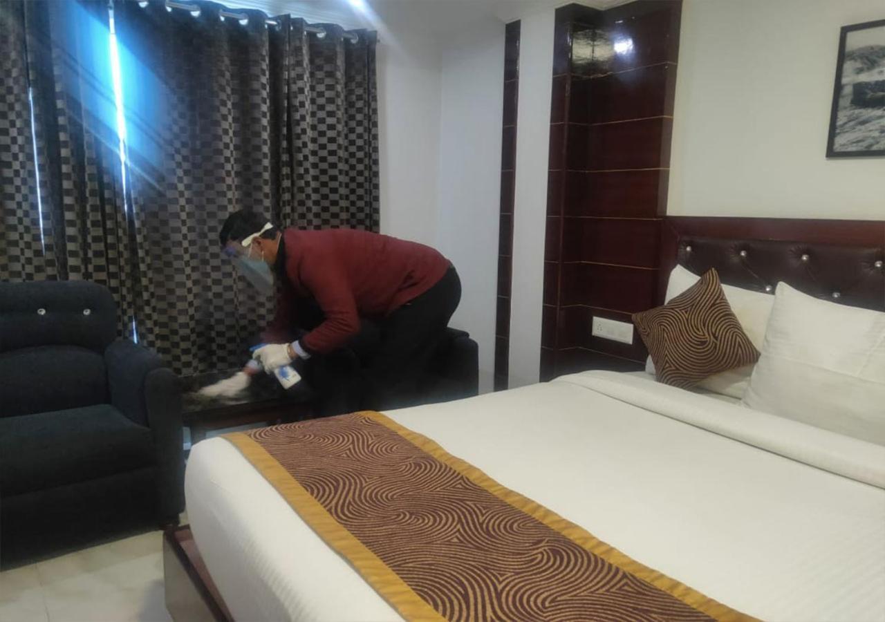 Hotel White Grand Shimla - In City Centre - A Centrally Ac Hotel Exteriör bild