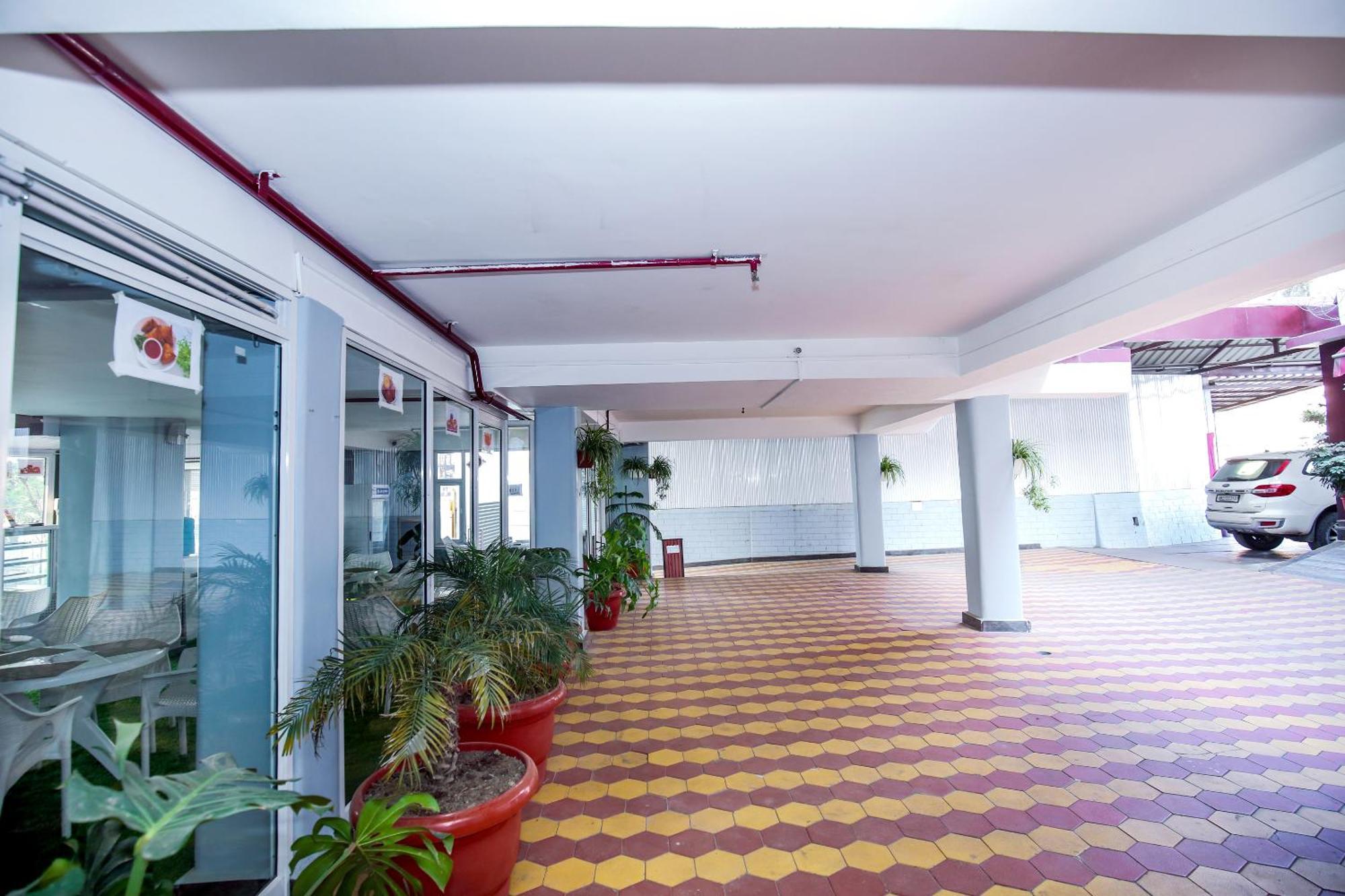 Hotel White Grand Shimla - In City Centre - A Centrally Ac Hotel Exteriör bild