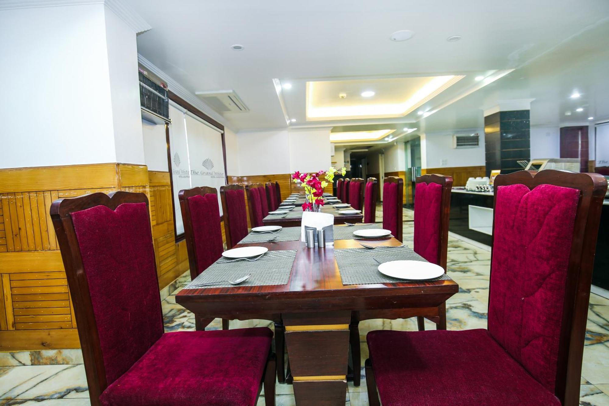 Hotel White Grand Shimla - In City Centre - A Centrally Ac Hotel Exteriör bild