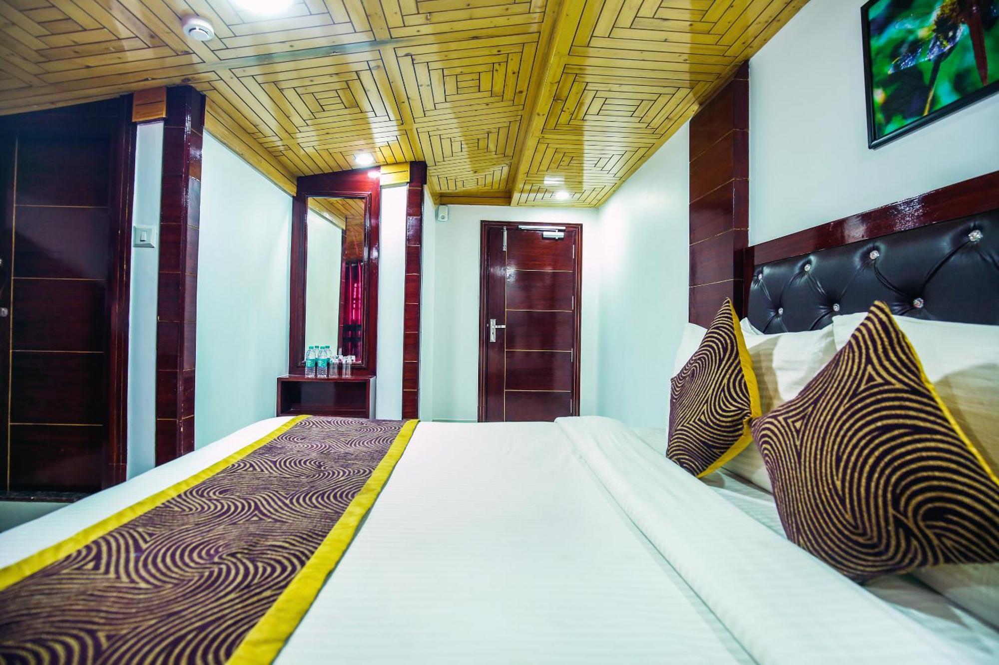 Hotel White Grand Shimla - In City Centre - A Centrally Ac Hotel Exteriör bild