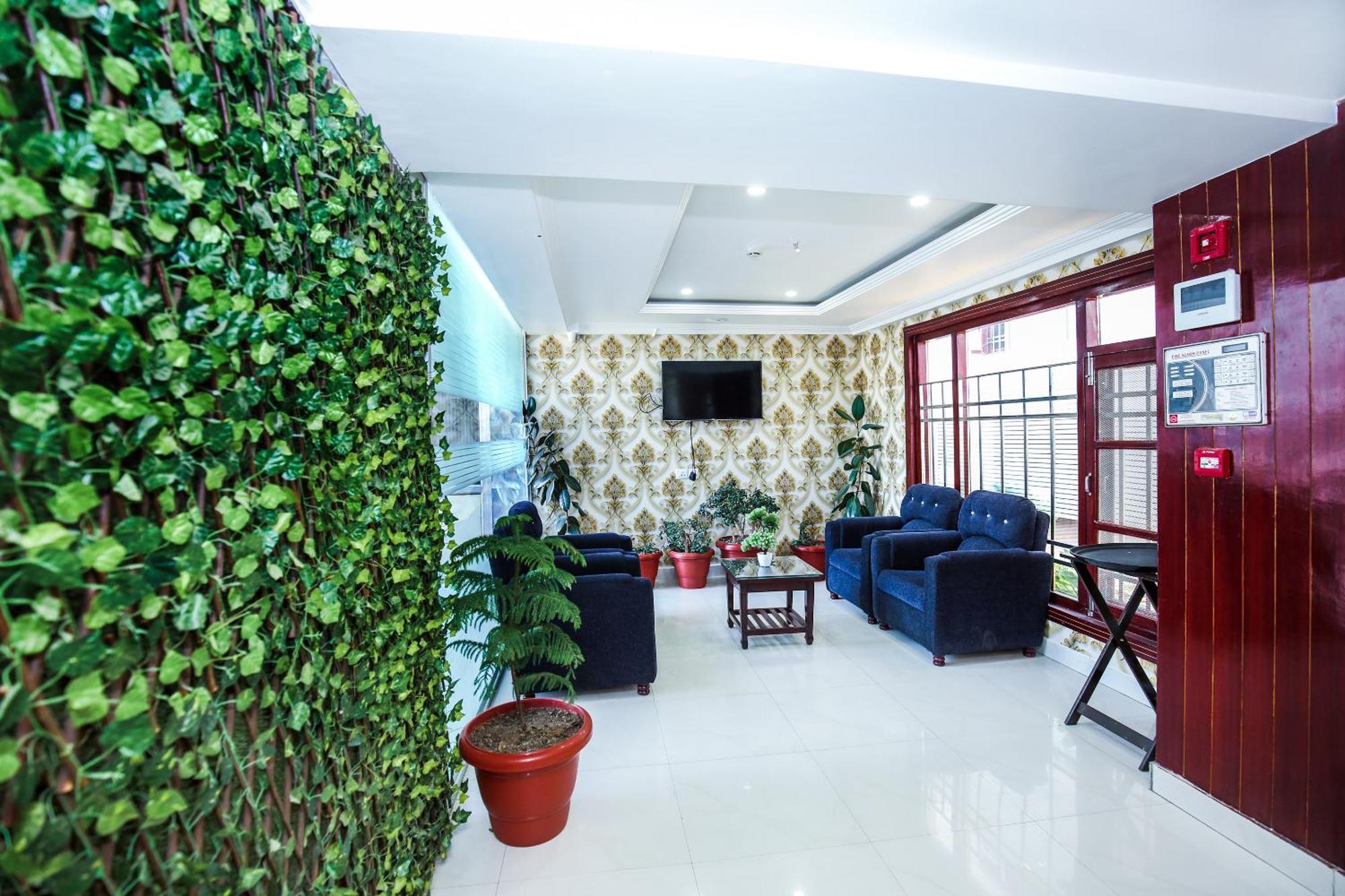 Hotel White Grand Shimla - In City Centre - A Centrally Ac Hotel Exteriör bild